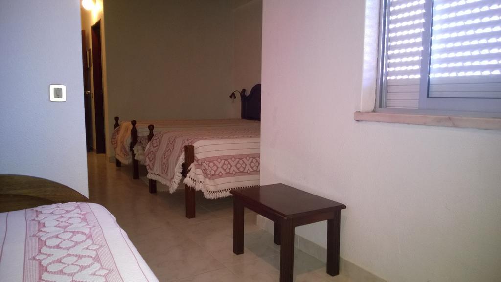 Residencial Gabriel Hotel Santiago do Cacem Room photo