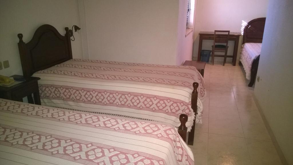 Residencial Gabriel Hotel Santiago do Cacem Room photo